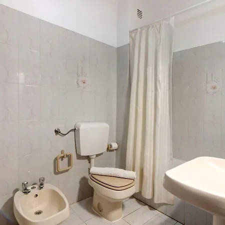 Beachfront T2 Apartament *