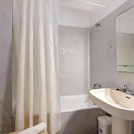 Apartament Beachfront T2 *