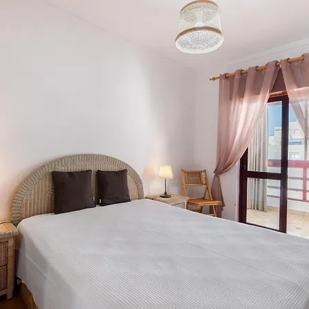 Apartment Beachfront T2 Quarteira
