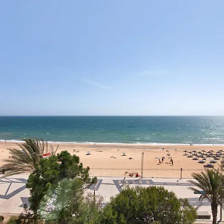 Apartment Beachfront T2 *